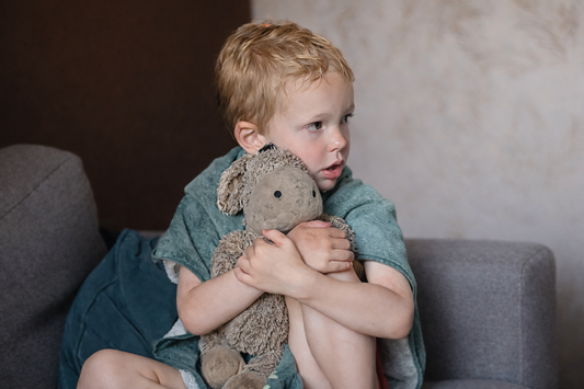 Waarom zijn knuffels zo belangrijk voor kinderen en baby's?
