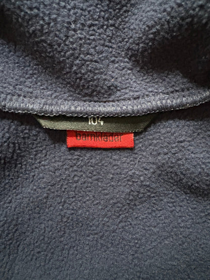 Maatlabel 104 en donkerblauwe fleecevoering